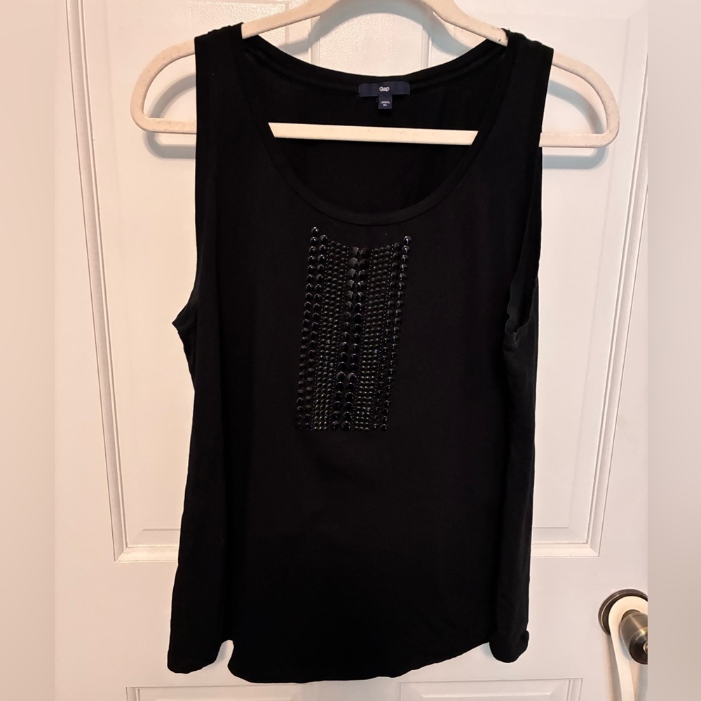 Gap black tank top with front bead work. Size XL.